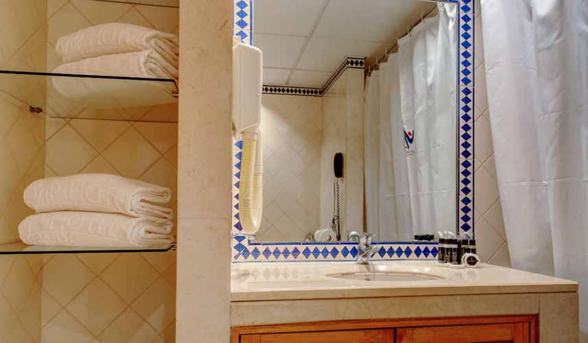 Banheiro VIP Executive Éden Aparthotel Lisboa
